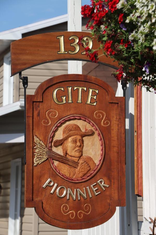 Gite Du Pionnier L'Islet-sur-Mer Екстер'єр фото